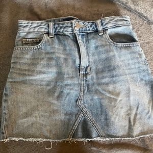 Hollister High rise jean skirt size 5
